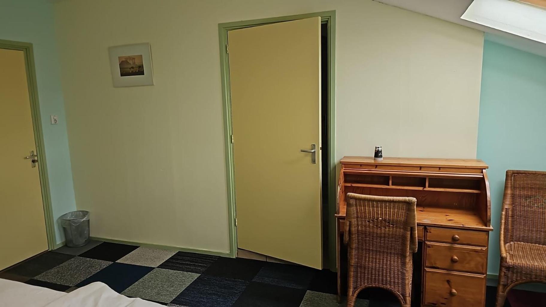 Benb Pieterburen Broek Esterno foto